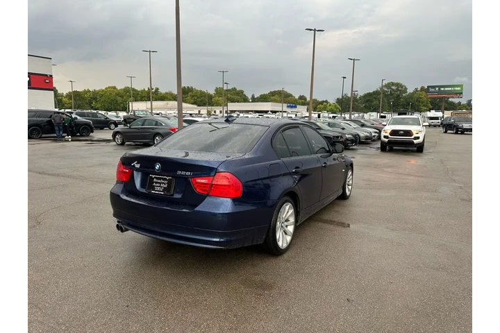 $4980 : 2011 BMW 3 Series 4dr Sdn 328 image 2