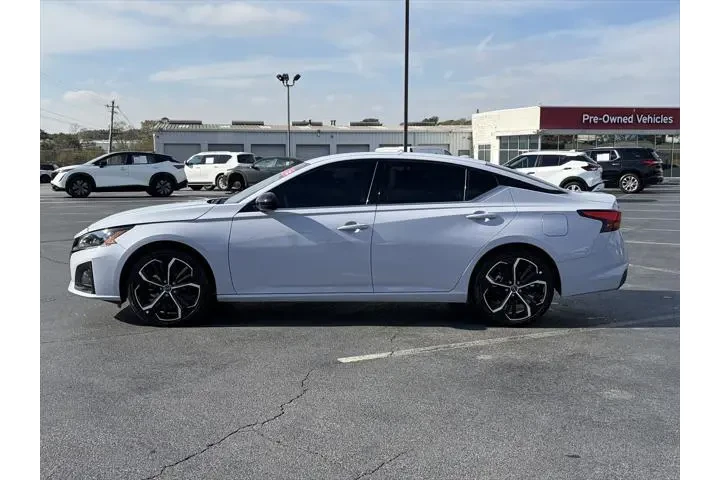 $23982 : Nissan Altima 2024 2.5 SR 4d image 2