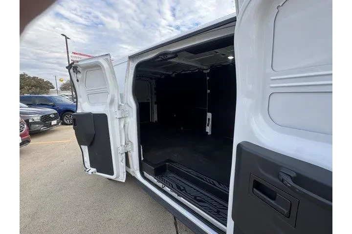 $31444 : Ford Transit 2022 150 3dr SW image 6