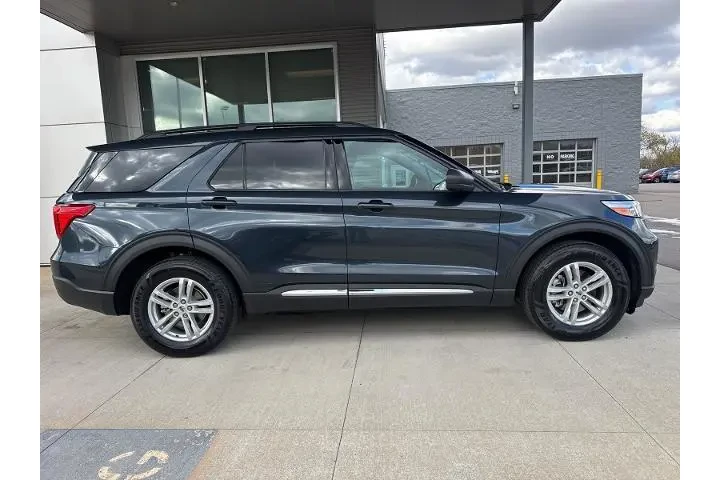$30500 : Ford Explorer 2023 AWD XLT 4 image 9