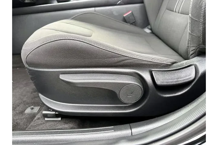 $17777 : Hyundai ELANTRA 2023 SEL 4dr image 10