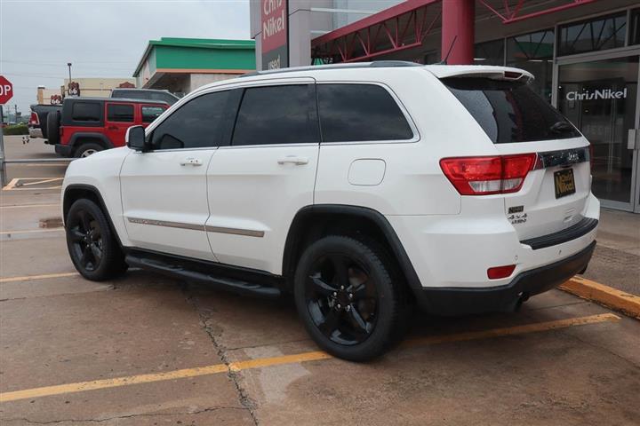 $15979 : 2011 Grand Cherokee Laredo image 6