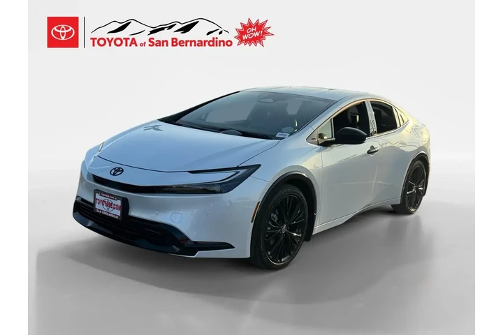 $39999 : Toyota Prius Plug-in Hybrid image 1