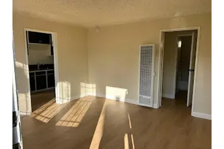 $1750 : RENTO DUPLEX EN L.A/90044 image 7