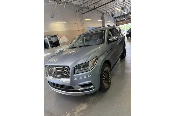 Lincoln Navigator 2019 4x4 B image 3