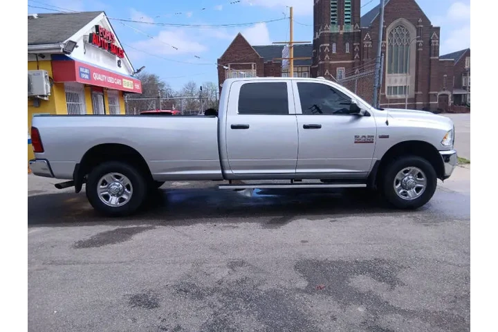2018 RAM 3500 Tradesman image 9