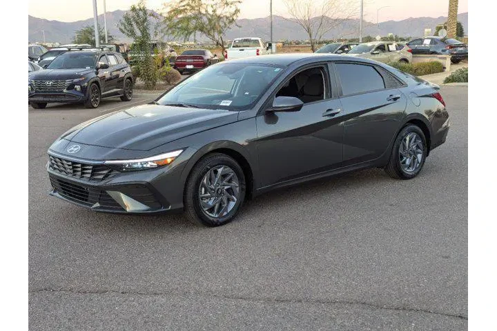 $18990 : Hyundai ELANTRA 2024 SEL 4dr image 8