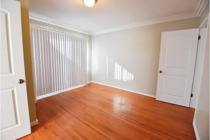 $2300 : Available 3Bed 1Bat in LA image 2