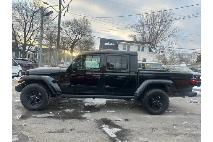 2022 Gladiator Willys image 5