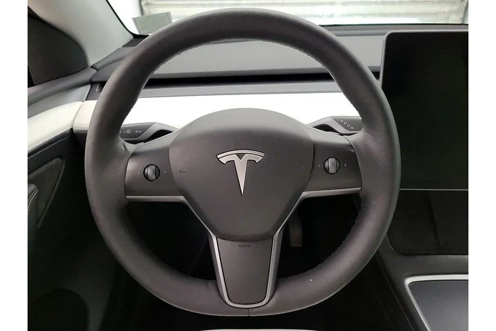 $30998 : Tesla Model Y 2023 AWD Long image 10