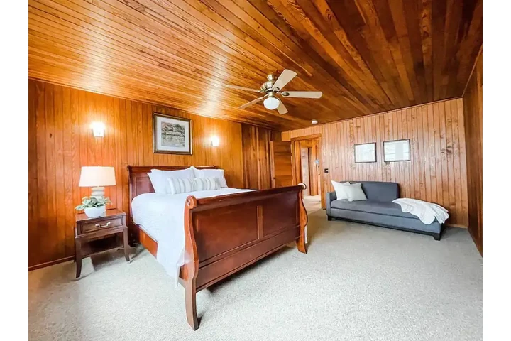 $1200 : Stunning and pretty maintained image 8