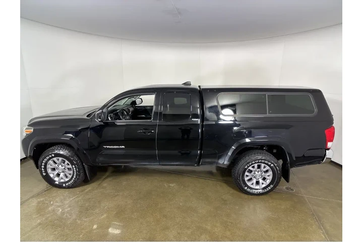 $20000 : 2017 Tacoma SR5 image 10