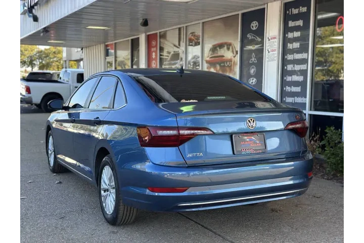$17999 : 2020 Jetta R-Line image 7