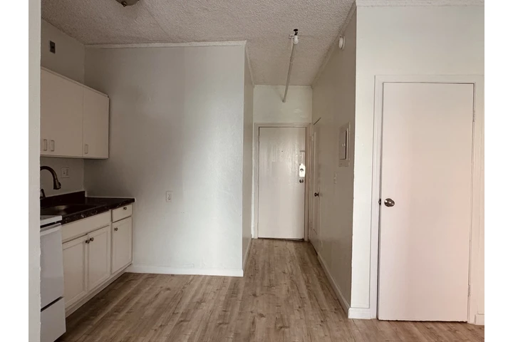 $1200 : Los Angeles Korea Town image 1