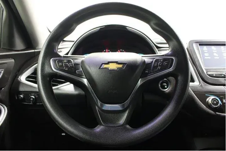 $14982 : Chevrolet Malibu 2018 LS 4dr image 10