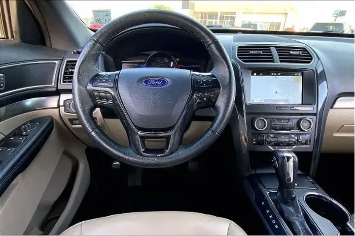 $8892 : Ford Explorer 2018 XLT 4dr S image 5