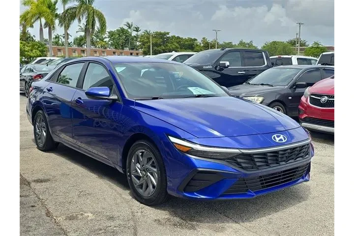 $21990 : Hyundai ELANTRA Hybrid 2024 image 2