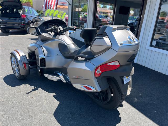 $13999 : 2014 Can-Am Spyder RT-LTD image 6