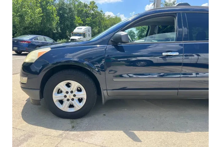 $6495 : 2011 Traverse LS image 10