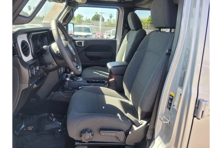 $29911 : Jeep Wrangler 2024 4x4 Willy image 10