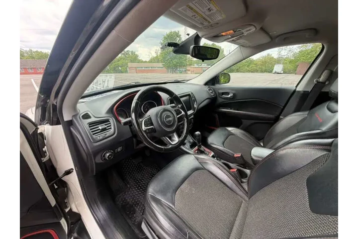 $7999 : 2019 Compass Trailhawk image 9