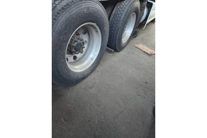$9000 : Peterbilt 2009 ISX Cummin image 10