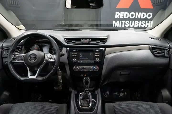 $13998 : Nissan Rogue Sport 2018 S 4d image 2