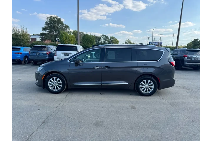 $9980 : 2019 Pacifica Touring L FWD image 6