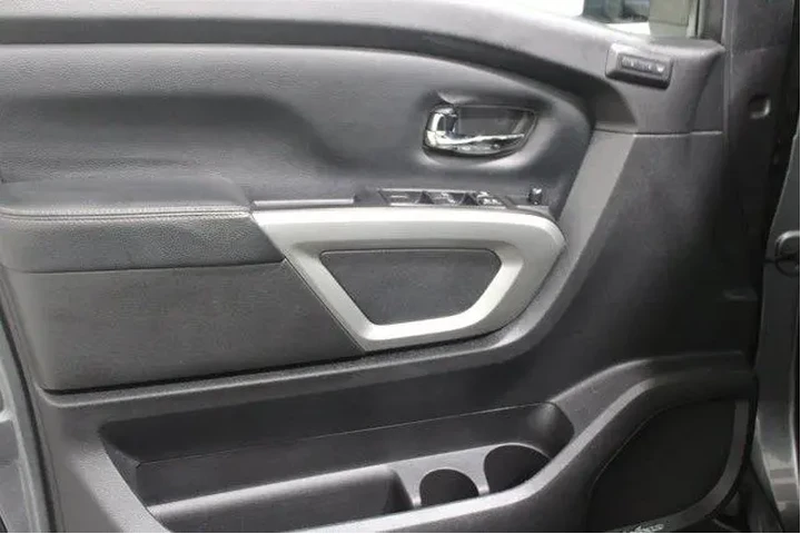 $27951 : Nissan Titan XD 2018 4x4 SL image 3