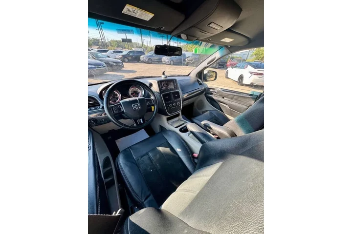 $5500 : 2017 Grand Caravan SXT image 10