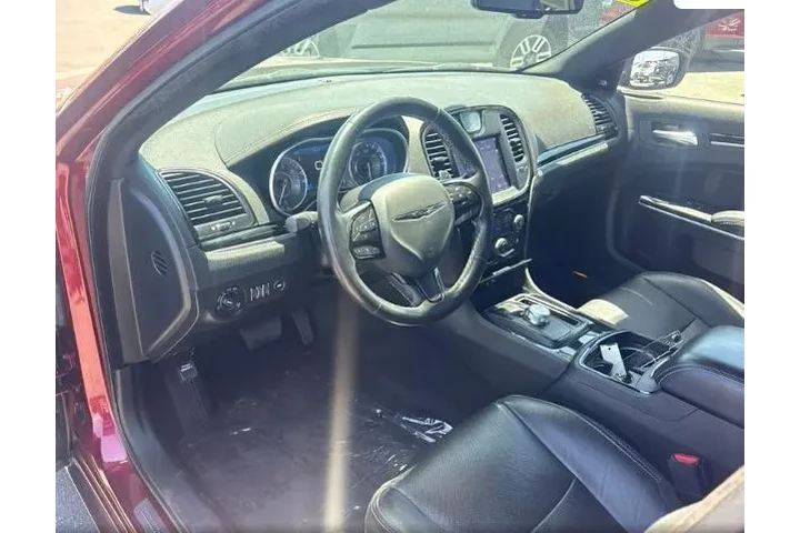 $25800 : Chrysler 300 2022 S V6 4dr S image 5