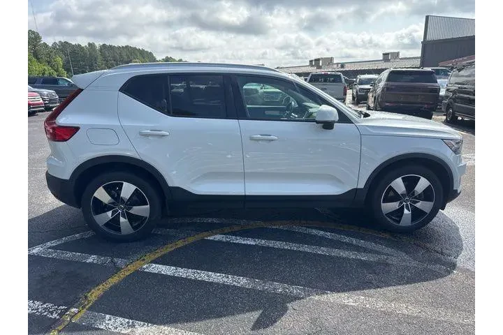 $17690 : Volvo XC40 2019 T4 Momentum image 7