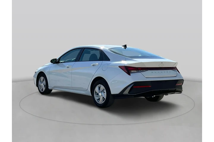 $16420 : Hyundai ELANTRA 2025 SE 4dr image 5