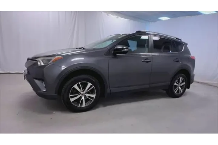 $21495 : Toyota RAV4 2018 AWD XLE 4dr image 4