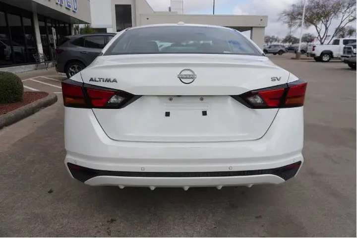 $22288 : Nissan Altima 2024 2.5 SV 4d image 5