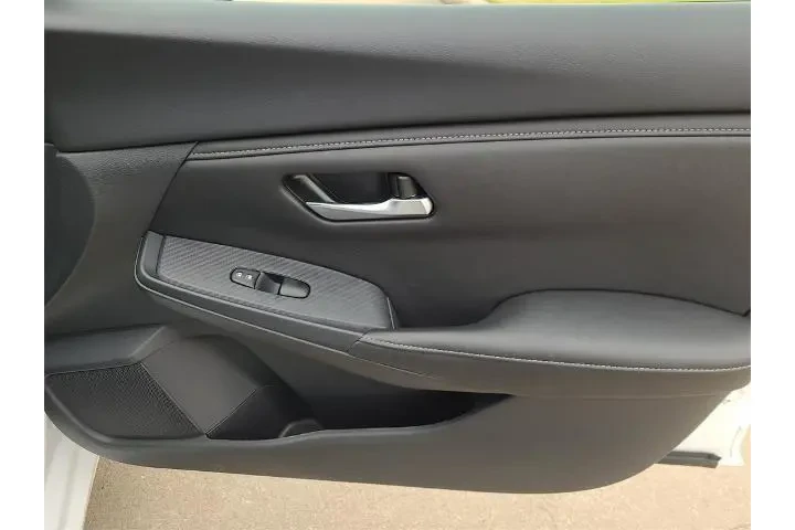 $17761 : Nissan Sentra 2025 SV 4dr Se image 8