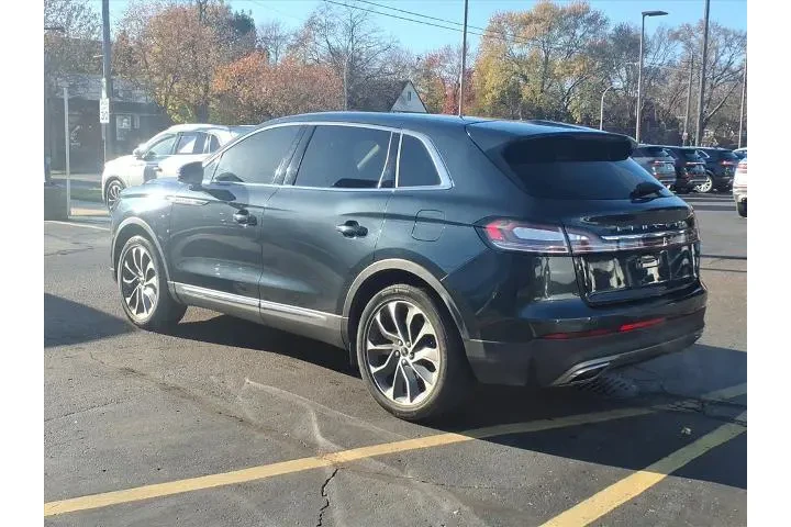 $33995 : Lincoln Nautilus 2022 AWD Re image 5