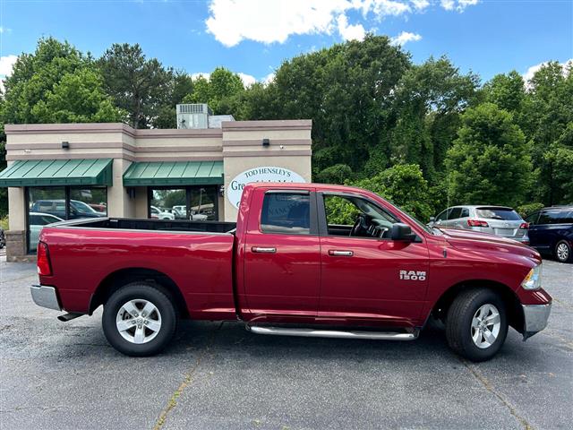 2015 RAM 1500 SLT Quad Cab 2WD image 2