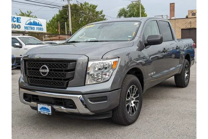 $32998 : Nissan Titan 2023 4x4 S 4dr image 8