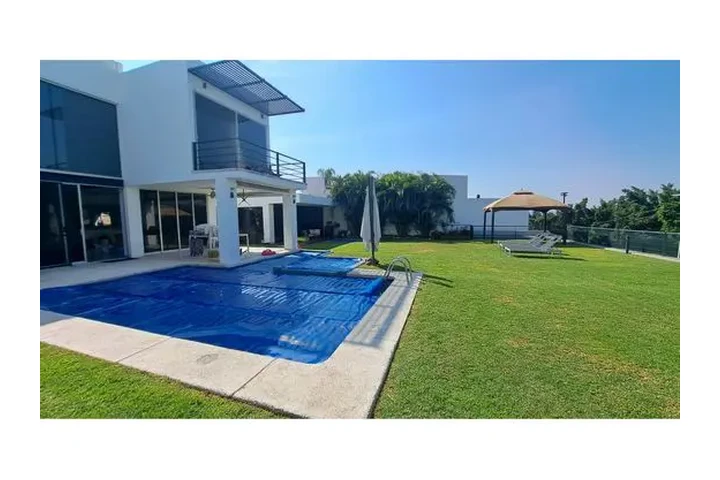 $12800000 : TRES CASAS EN UNA | SE VENDEN image 4