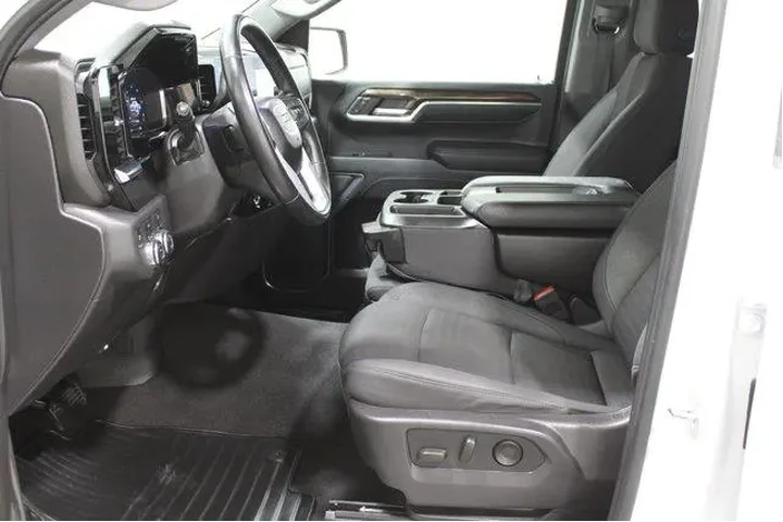 $39998 : GMC Sierra 1500 2024 4x4 SLE image 3