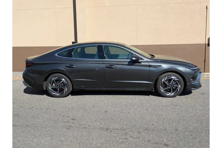 $29897 : Hyundai SONATA 2024 SEL 4dr image 3