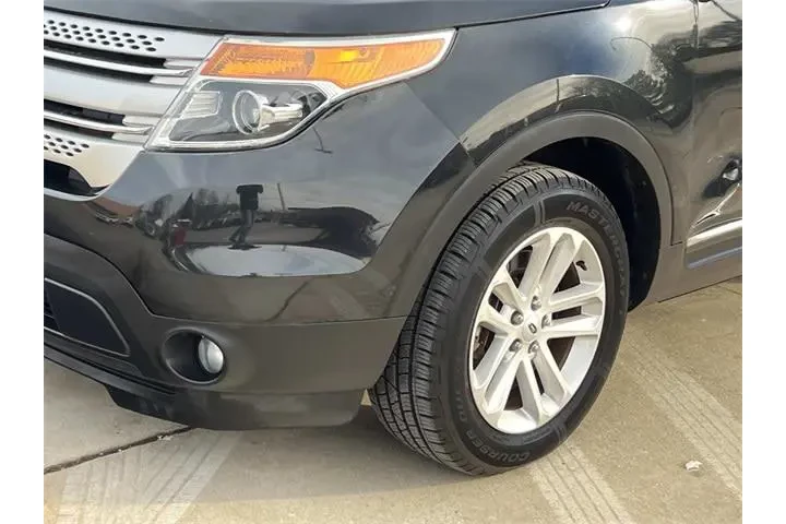 $12975 : Ford Explorer 2015 AWD XLT 4 image 9