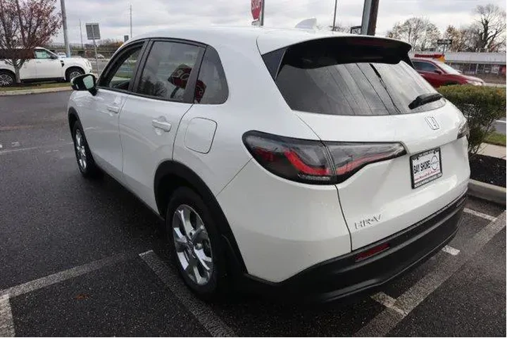 $20846 : Honda HR-V 2025 LX 4dr Cross image 8