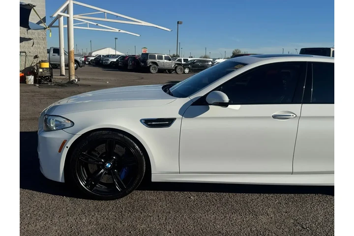 $29226 : BMW M5 2013 4dr Sedan image 10