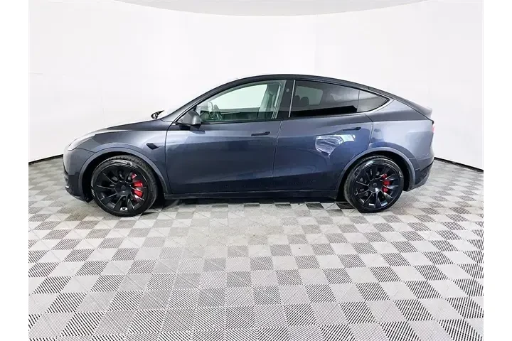 $29900 : Tesla Model Y 2024 AWD Long image 4