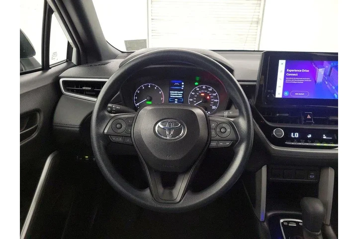 $31998 : Toyota Corolla Cross Hybrid image 10
