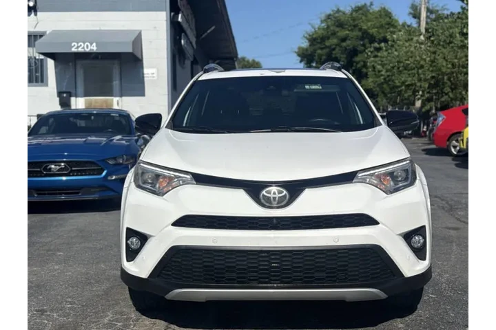 $17995 : 2016 RAV4 SE image 3