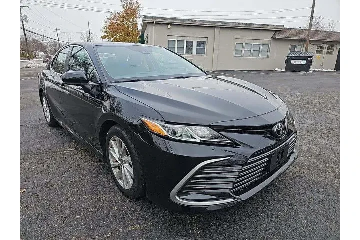 $20518 : Toyota Camry 2022 LE 4dr Sed image 2