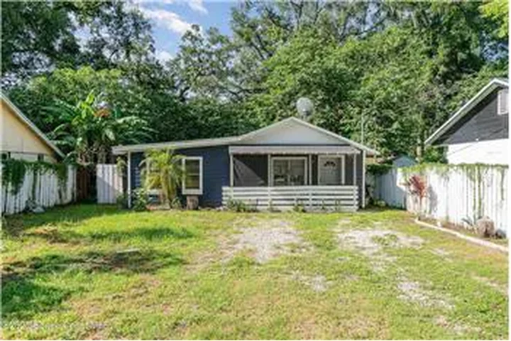 $1050 : Rental property with 2 bedro image 1